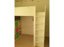 Vand MOBILA COPII IKEA impecabila, pat inaltat cu dulap+2 dulapuri